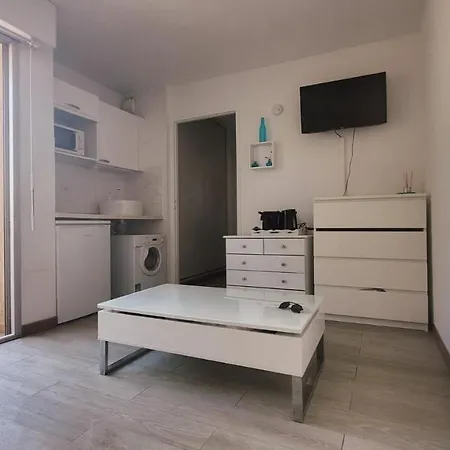 Apartment Studio A 10 M Des Plages Et A 5 Min Du Centre Ville De Bandol *