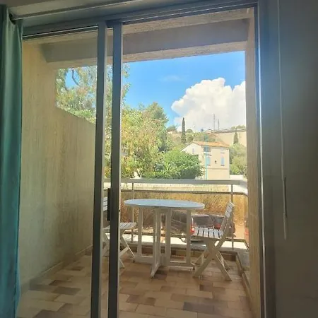 Studio A 10 M Des Plages Et A 5 Min Du Centre Ville De Bandol *